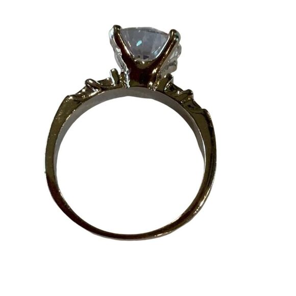 Beautiful engagement ring - Picture 5 of 6